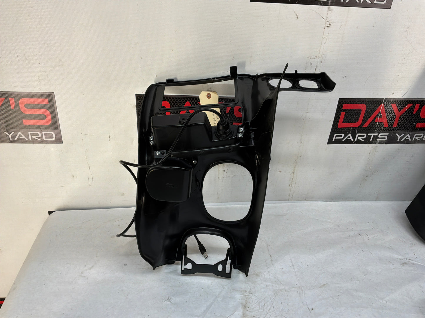Radioe bezel - Day's Parts Yard