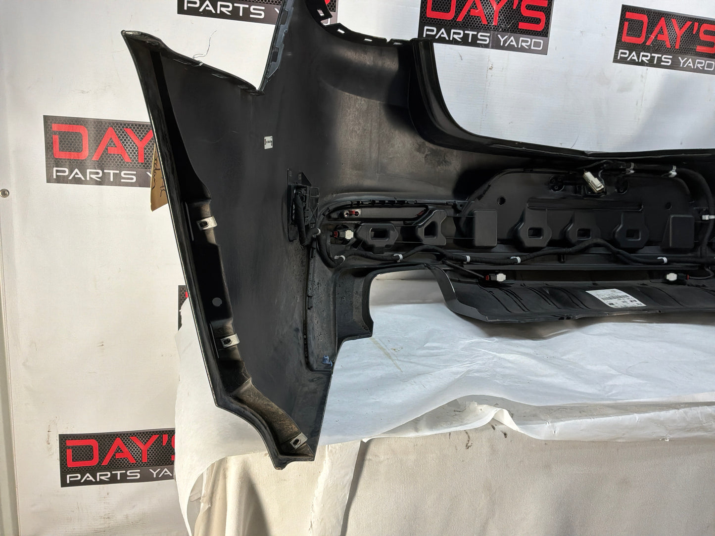 Rear bumper - Day's Parts Yard