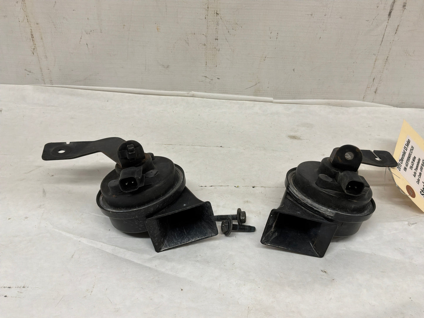 2015 Chevy SS Sedan High & Low Horns w/ Brackets OEM