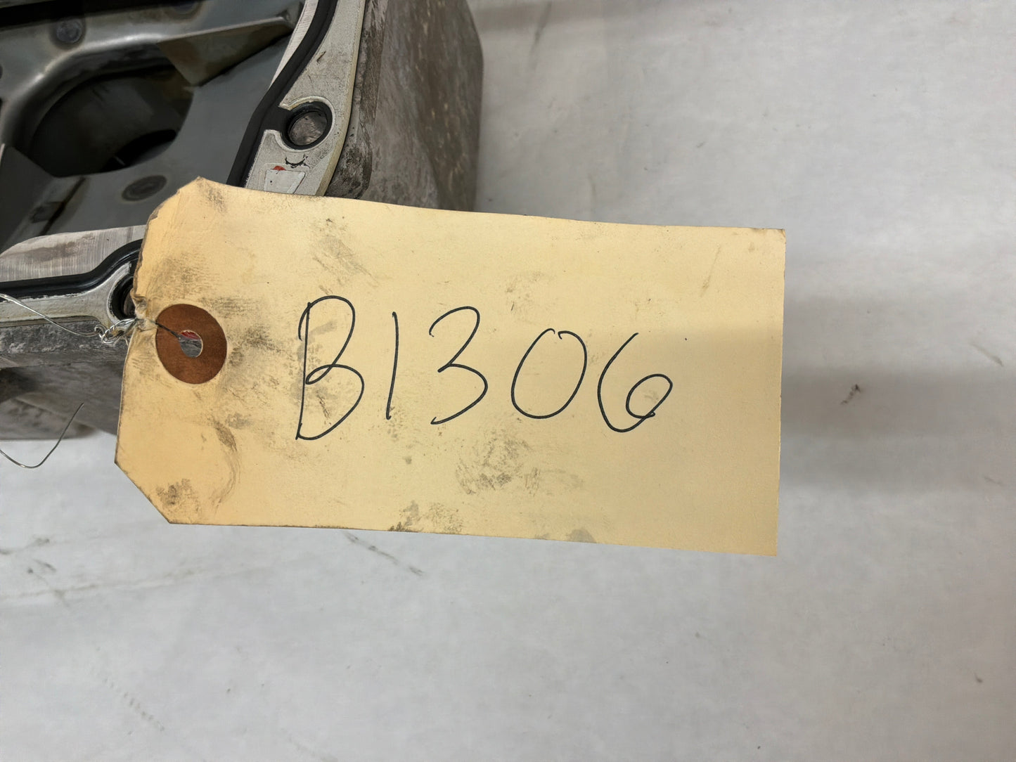 2004 Pontiac GTO Oil Pan Assembly Pick Up Tube Windage Tray OEM