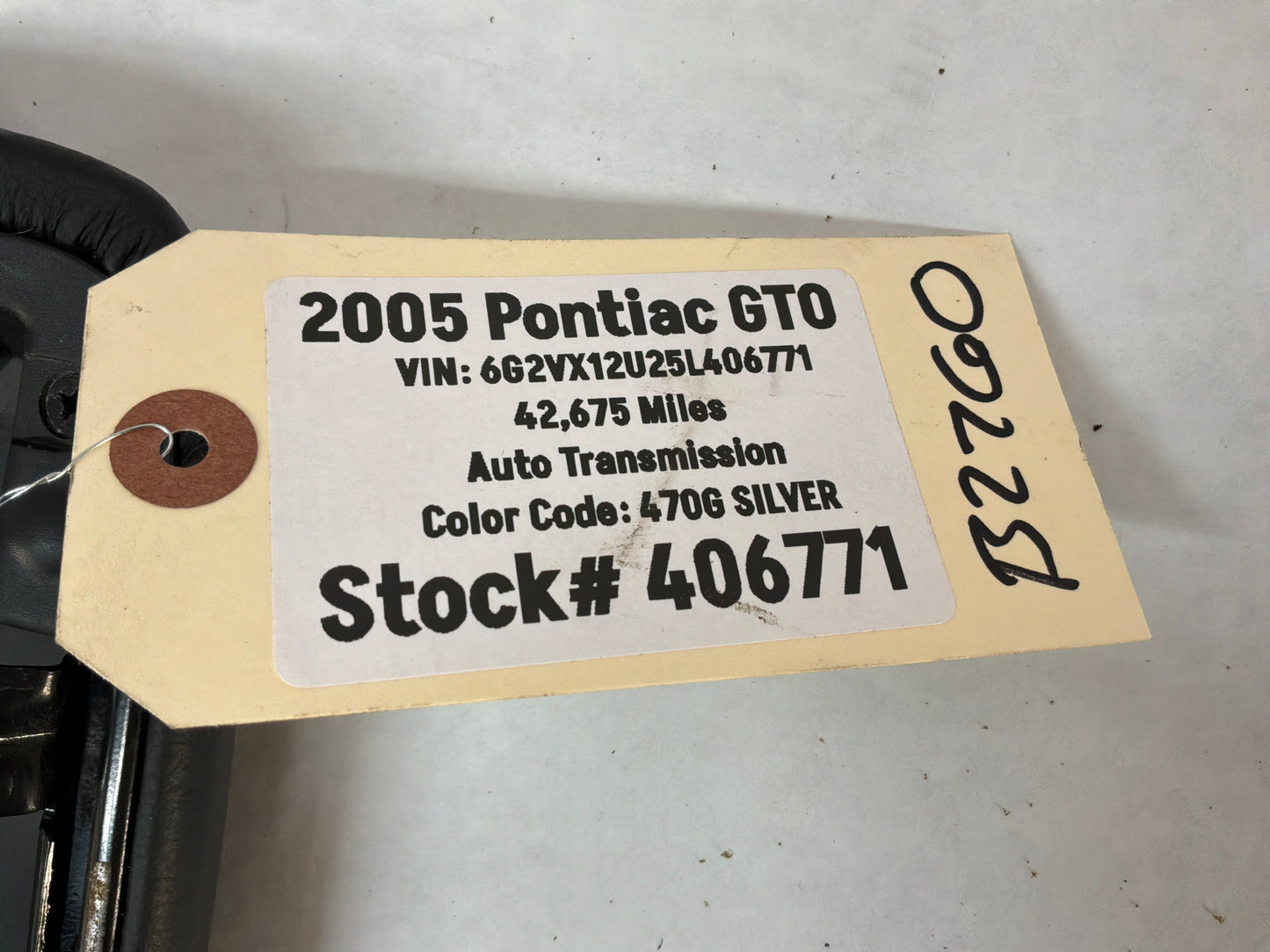2005 Pontiac GTO Center Console Arm Rest Lid Door OEM