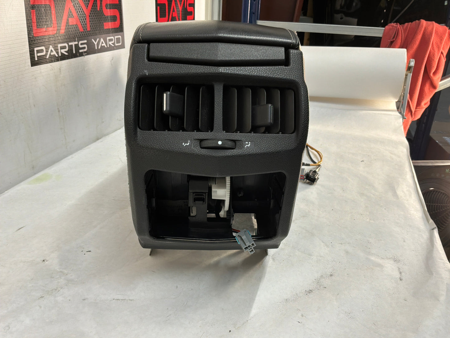 Center console - Day's Parts Yard