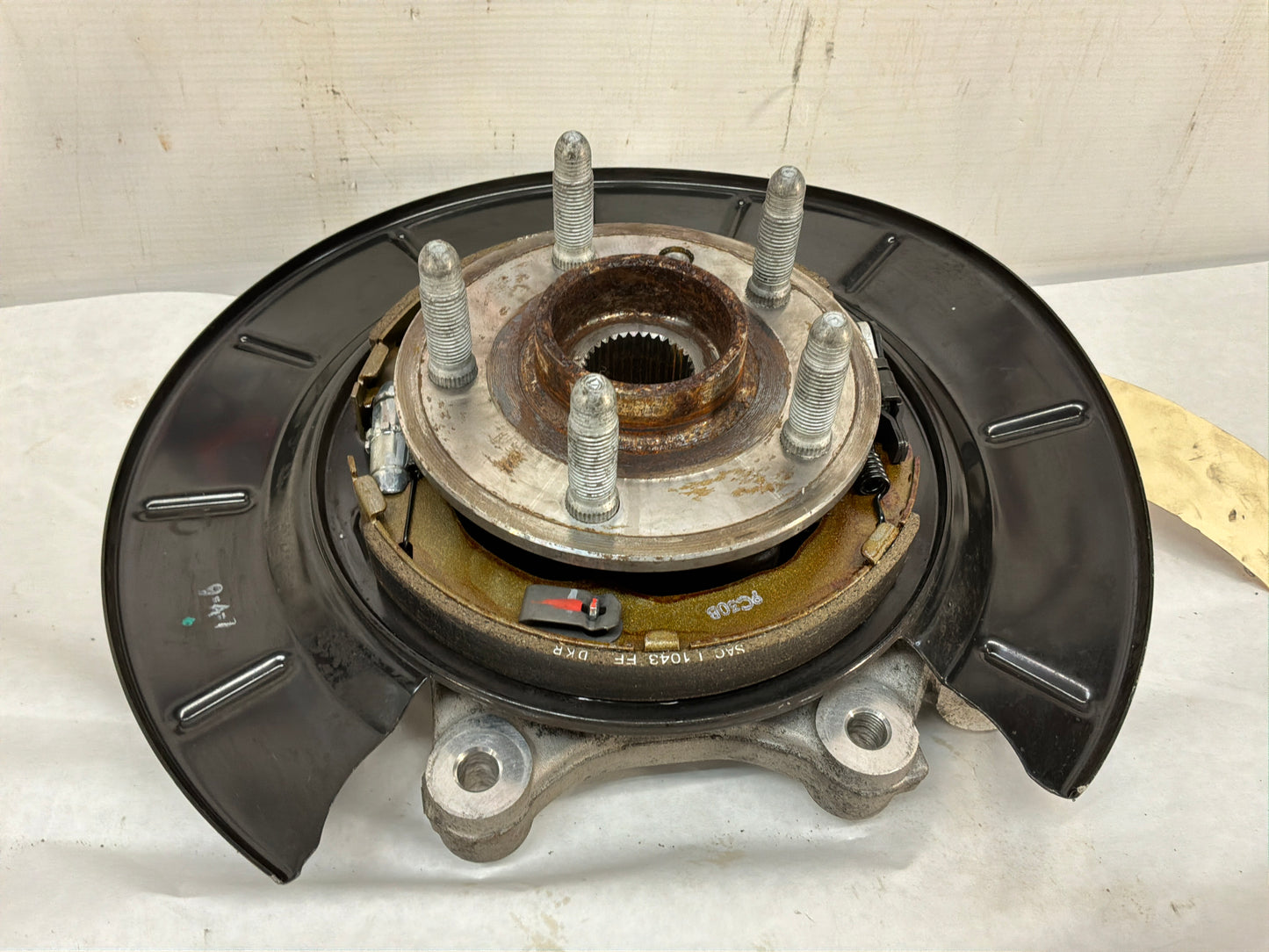 2014 Chevy Camaro RH Passenger Rear Spindle Knuckle Hub Wheel Bearing OEM