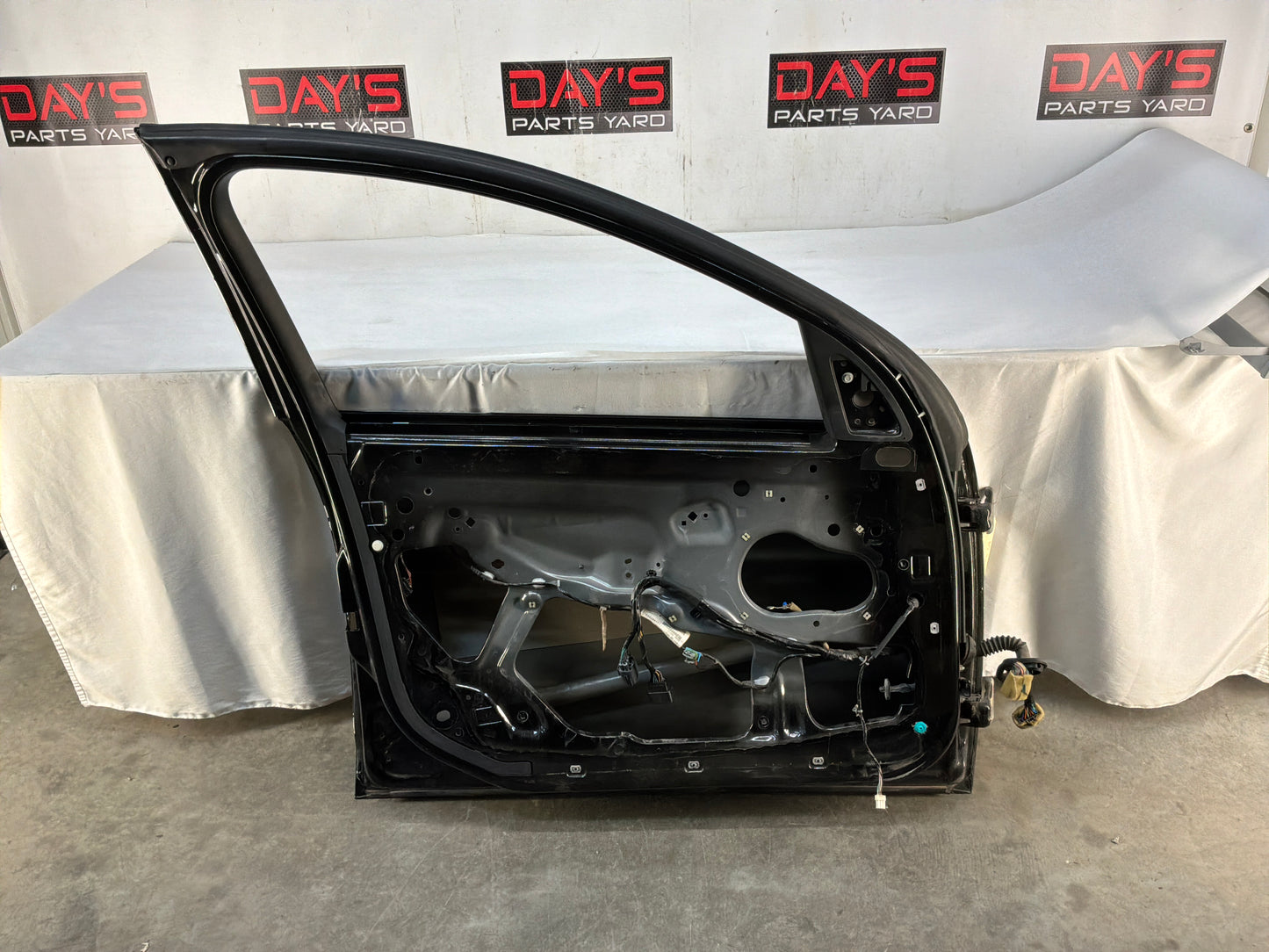 Front lh door - Day's Parts Yard