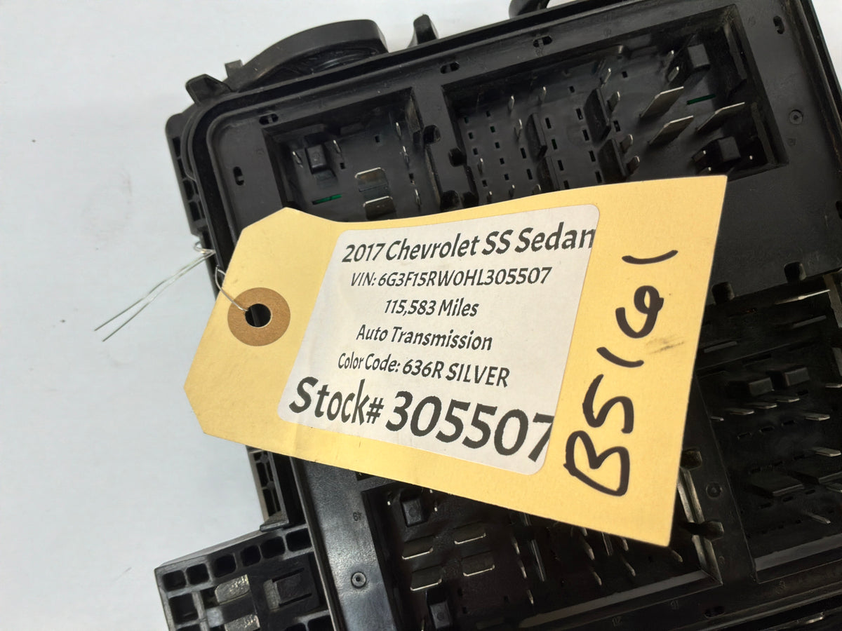 2017 Chevrolet SS Sedan Engine Bay Fuse Relay Wiring Wire Harness Junction Box Block Cover OEM