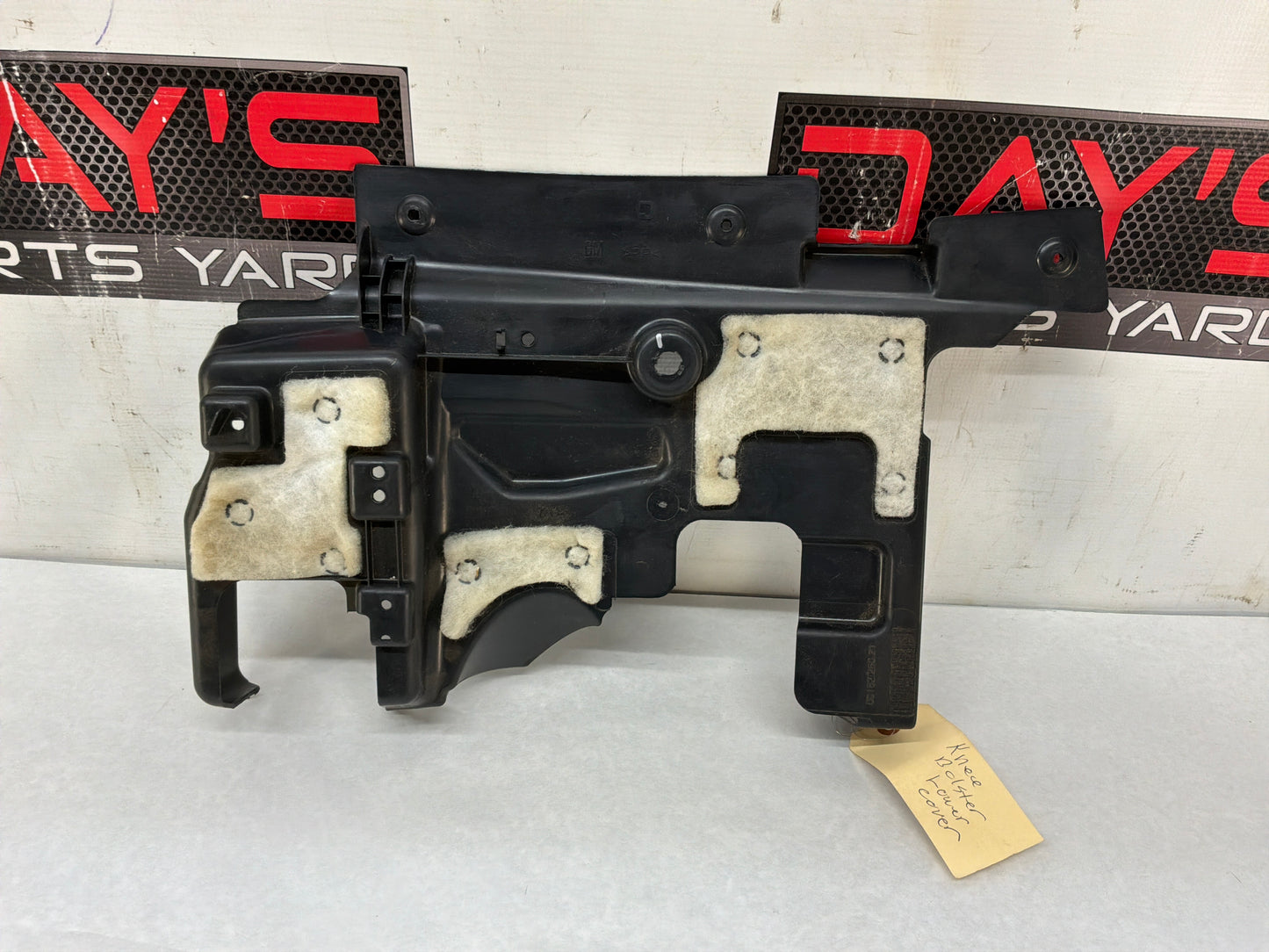 Knee bolster - Day's Parts Yard
