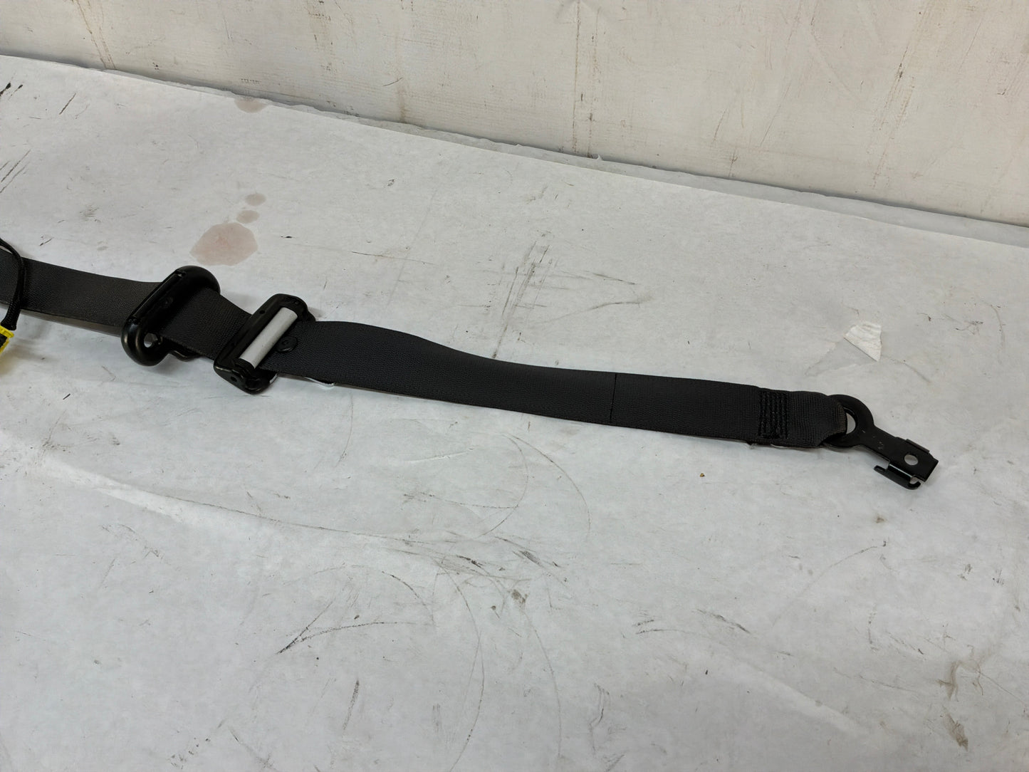 Lh front seatbelt - Day's Parts Yard