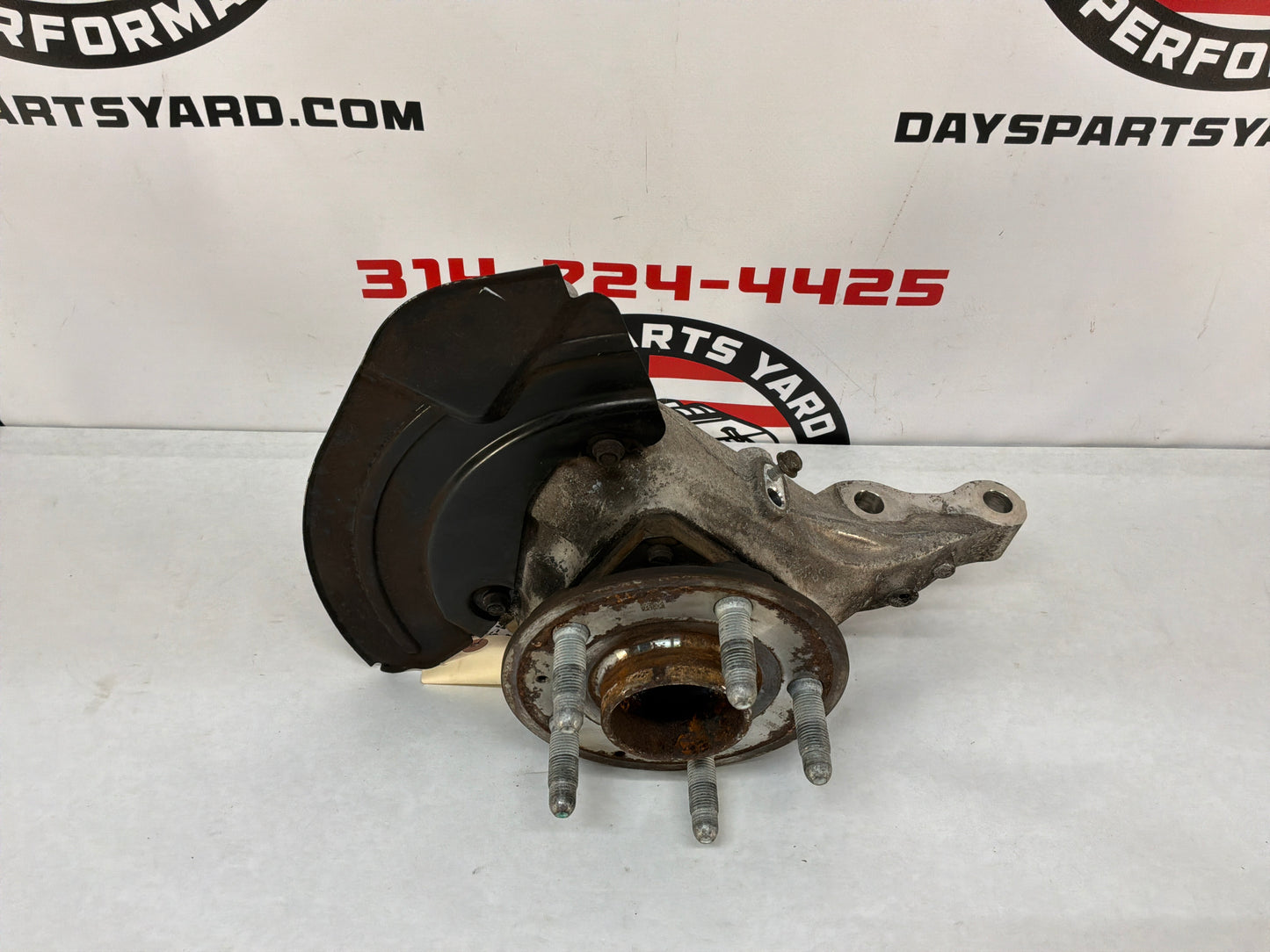 2016 Cadillac CTS-V Front LH Driver Spindle Knuckle Hub OEM