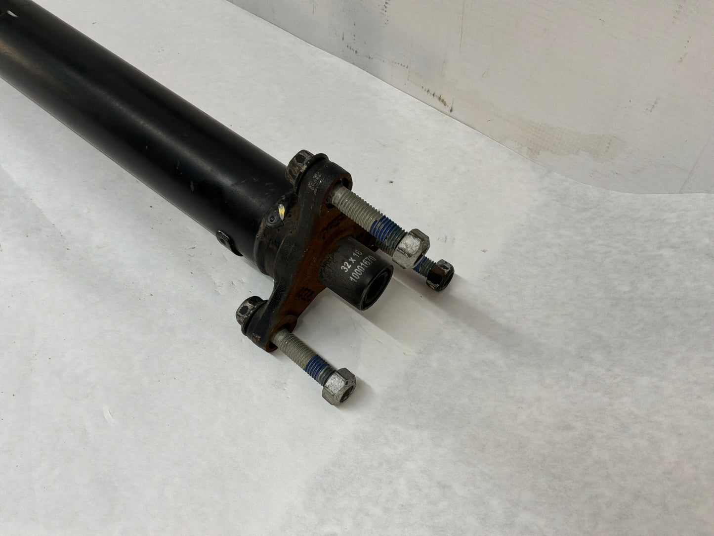 2017 Chevy SS Sedan Drive Propeller Shaft Driveshaft OEM