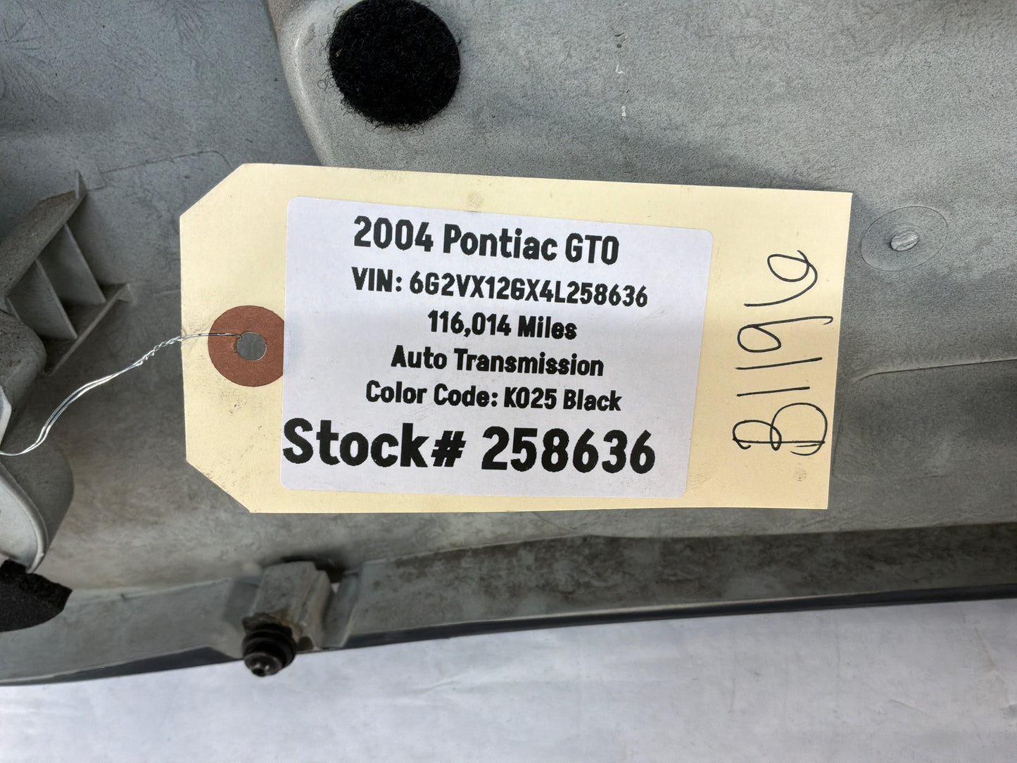 2004 Pontiac GTO Trunk Deck Lid Filler Insert Applique Panel Black OEM