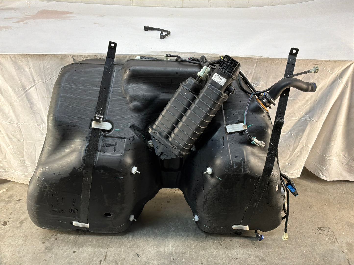 2017 Chevy Camaro SS Complete Fuel Gas Tank w/ Charcoal Canister OEM - Day's Parts Yard