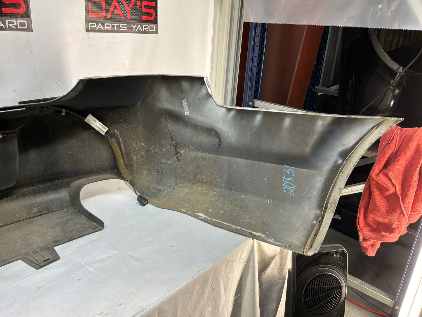 Rear bumper - Day's Parts Yard