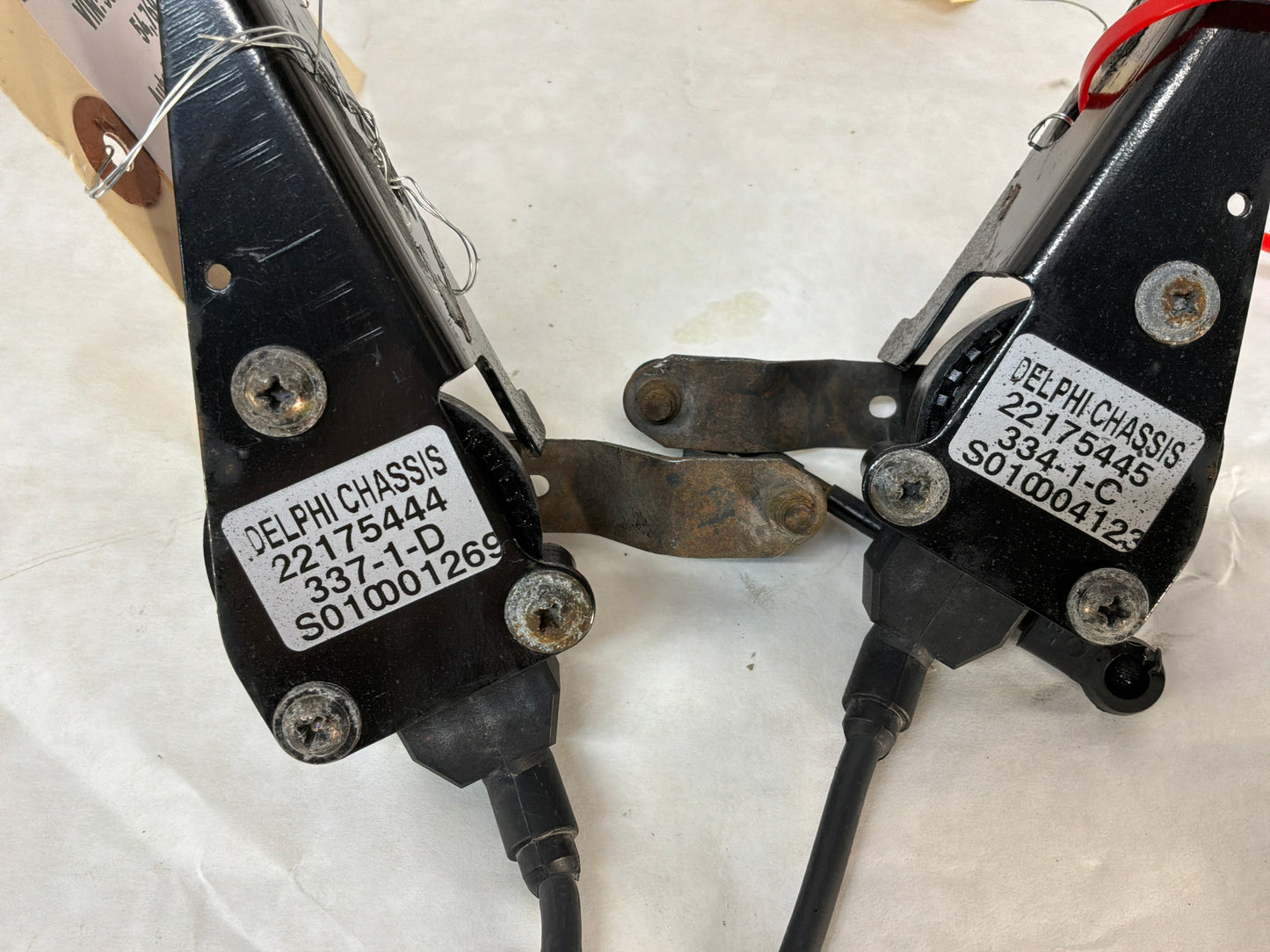 2002 Cadillac Escalade EXT Rear RH & LH Ride Height Sensor OEM