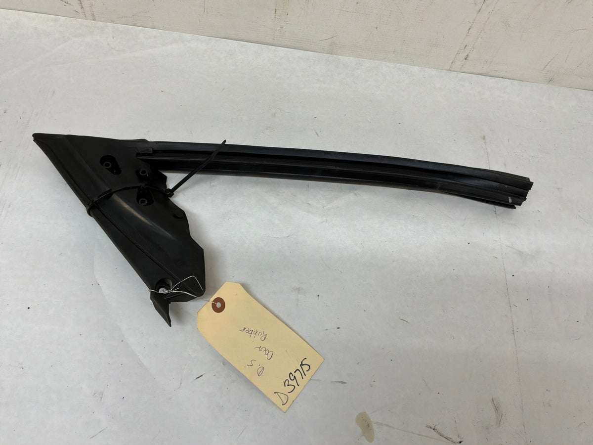 Lh door rubber seal - Day's Parts Yard