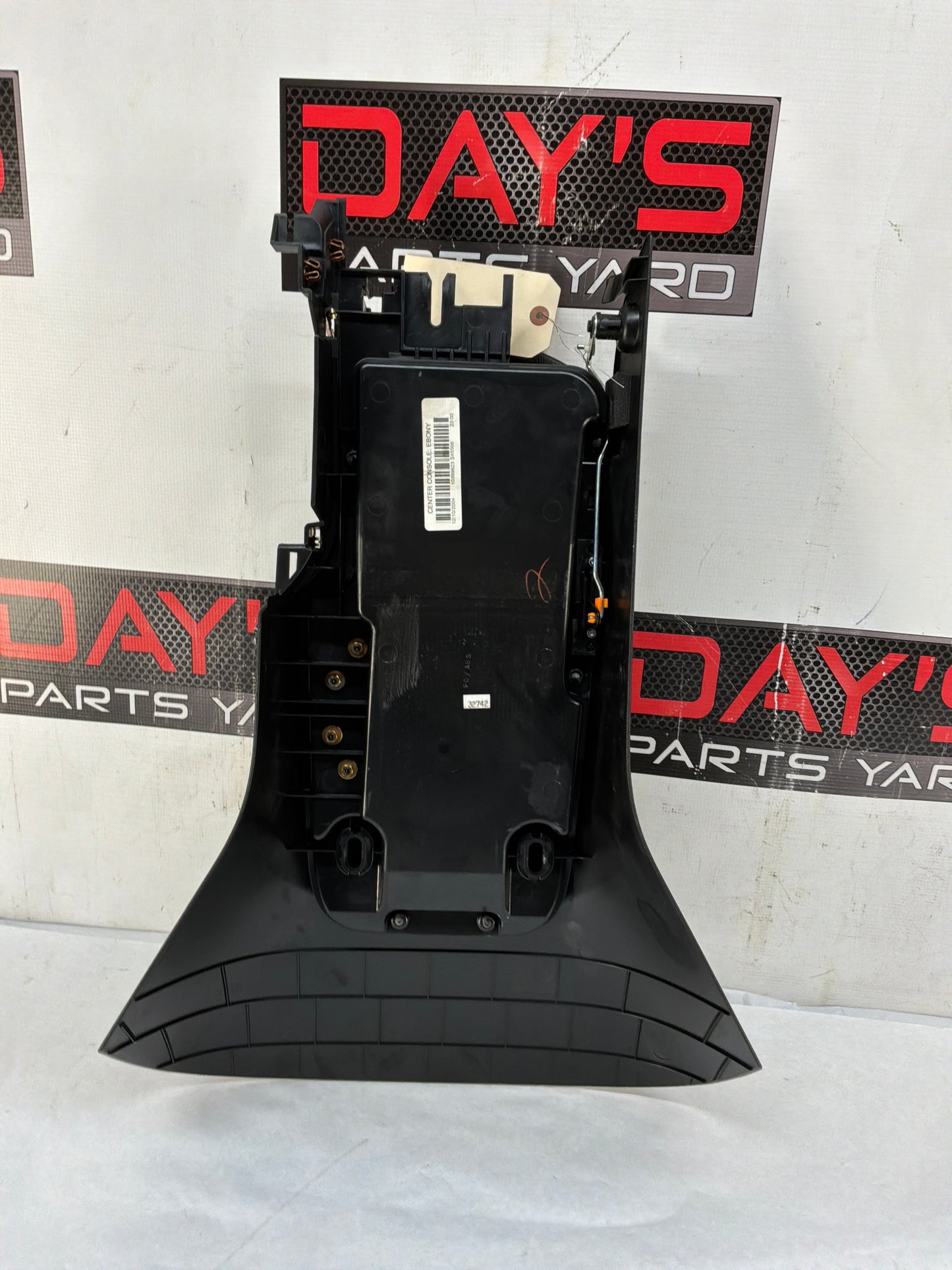 Center console - Day's Parts Yard