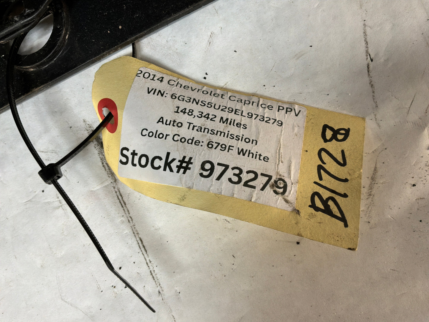 2014-2017 Chevy SS Sedan Caprice PPV Center Console Arm Rest OEM