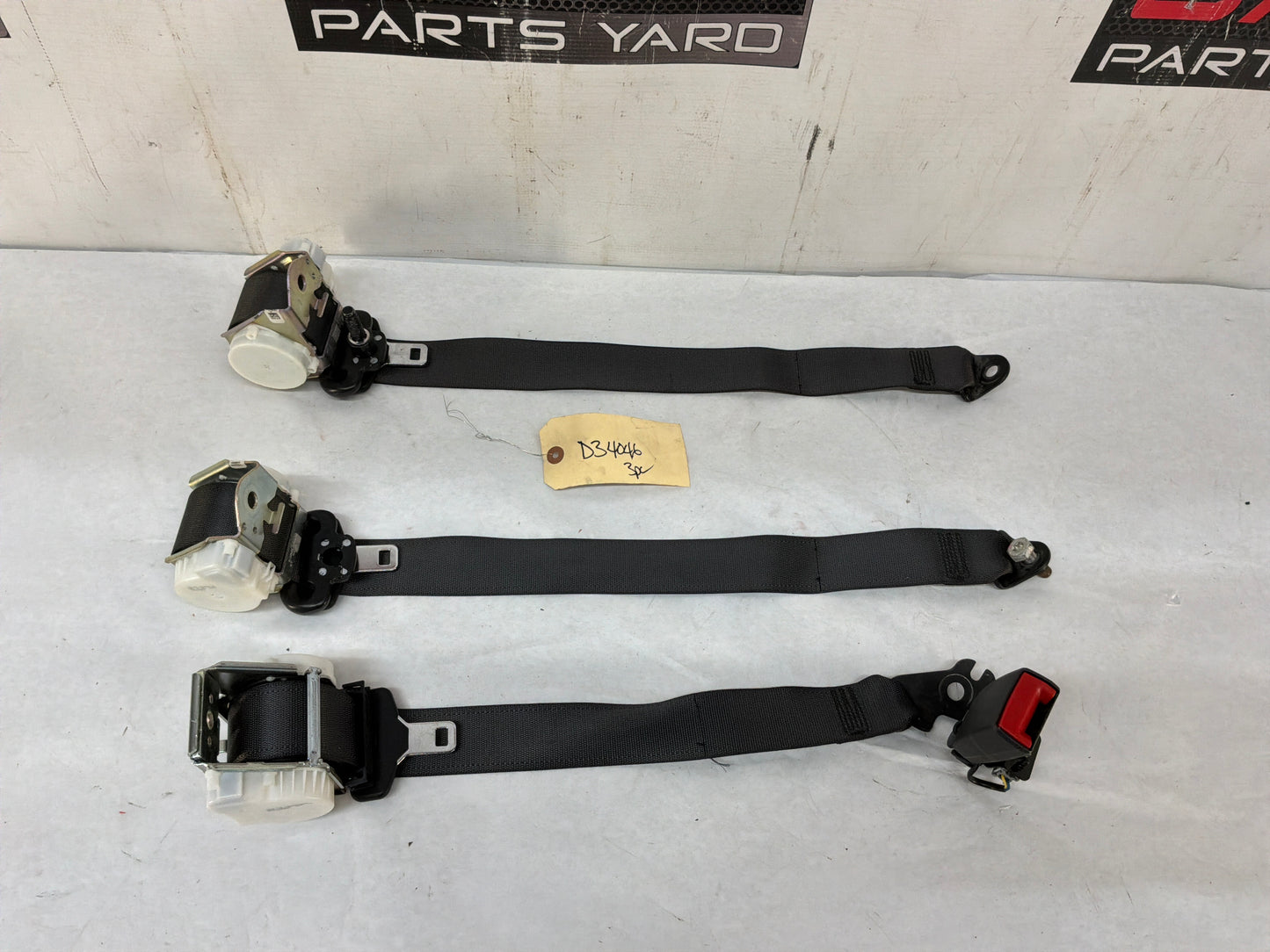 Rear seatbelts - Day's Parts Yard