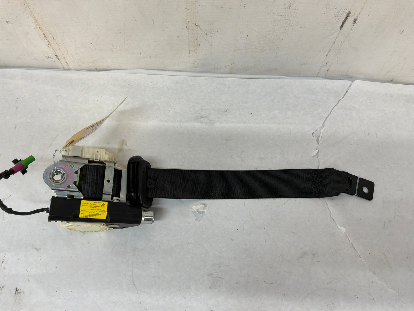 2013 Chevy Caprice PPV RH Passenger Front Seat Belt Seatbelt Retractor OEM - Day's Parts Yard