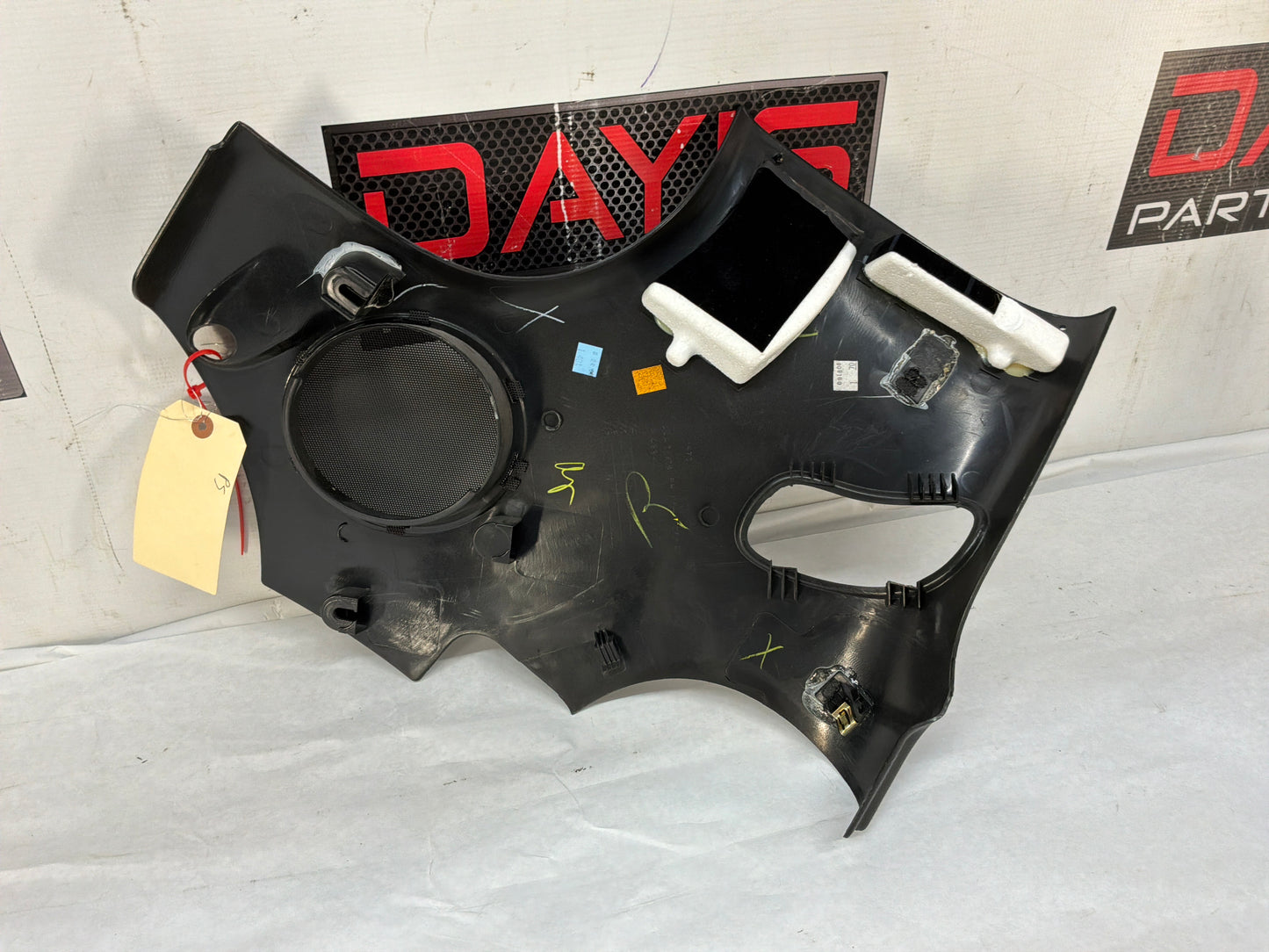 Rh speaker cover - Day's Parts Yard