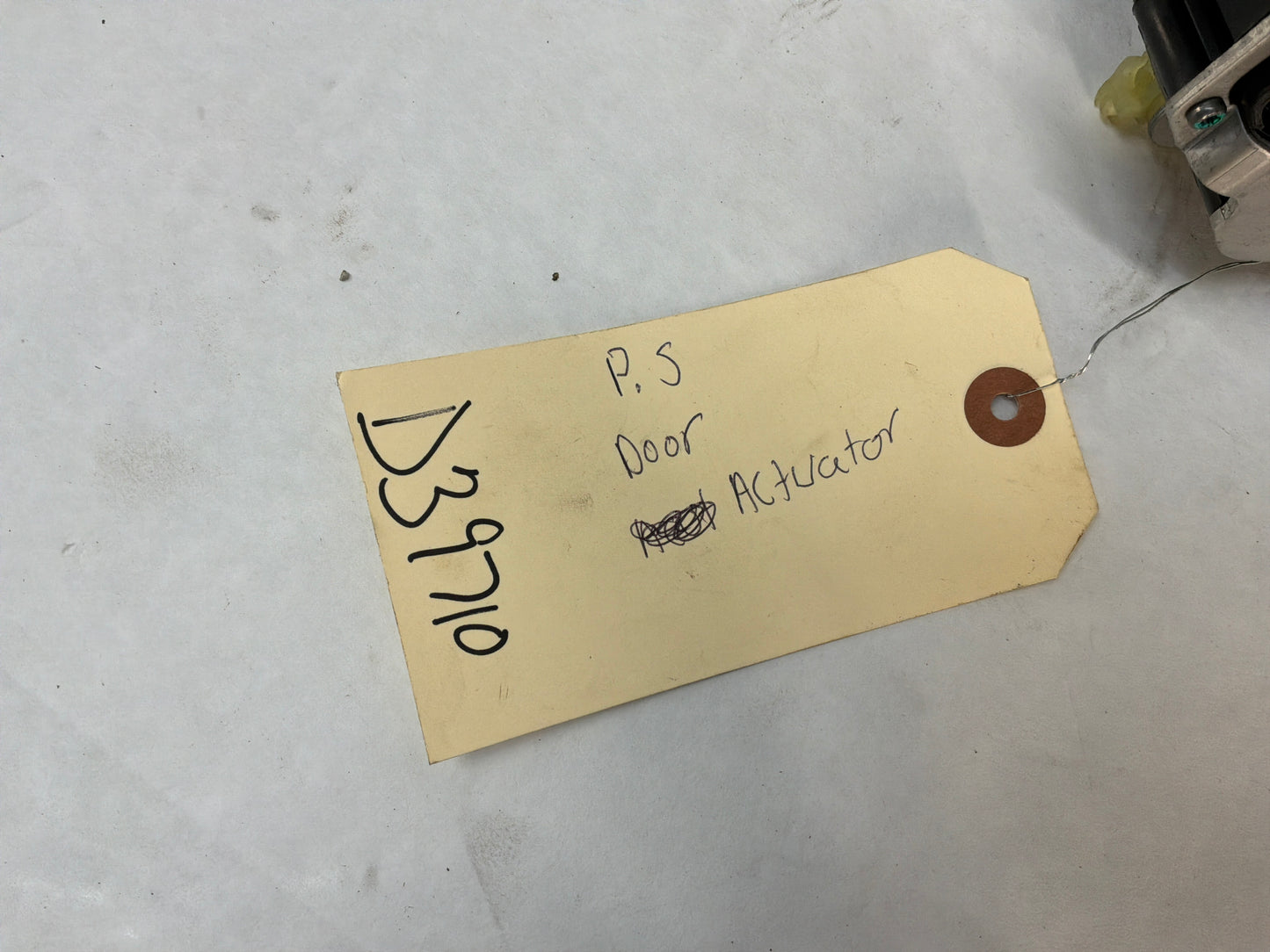 Rh front door actuator - Day's Parts Yard