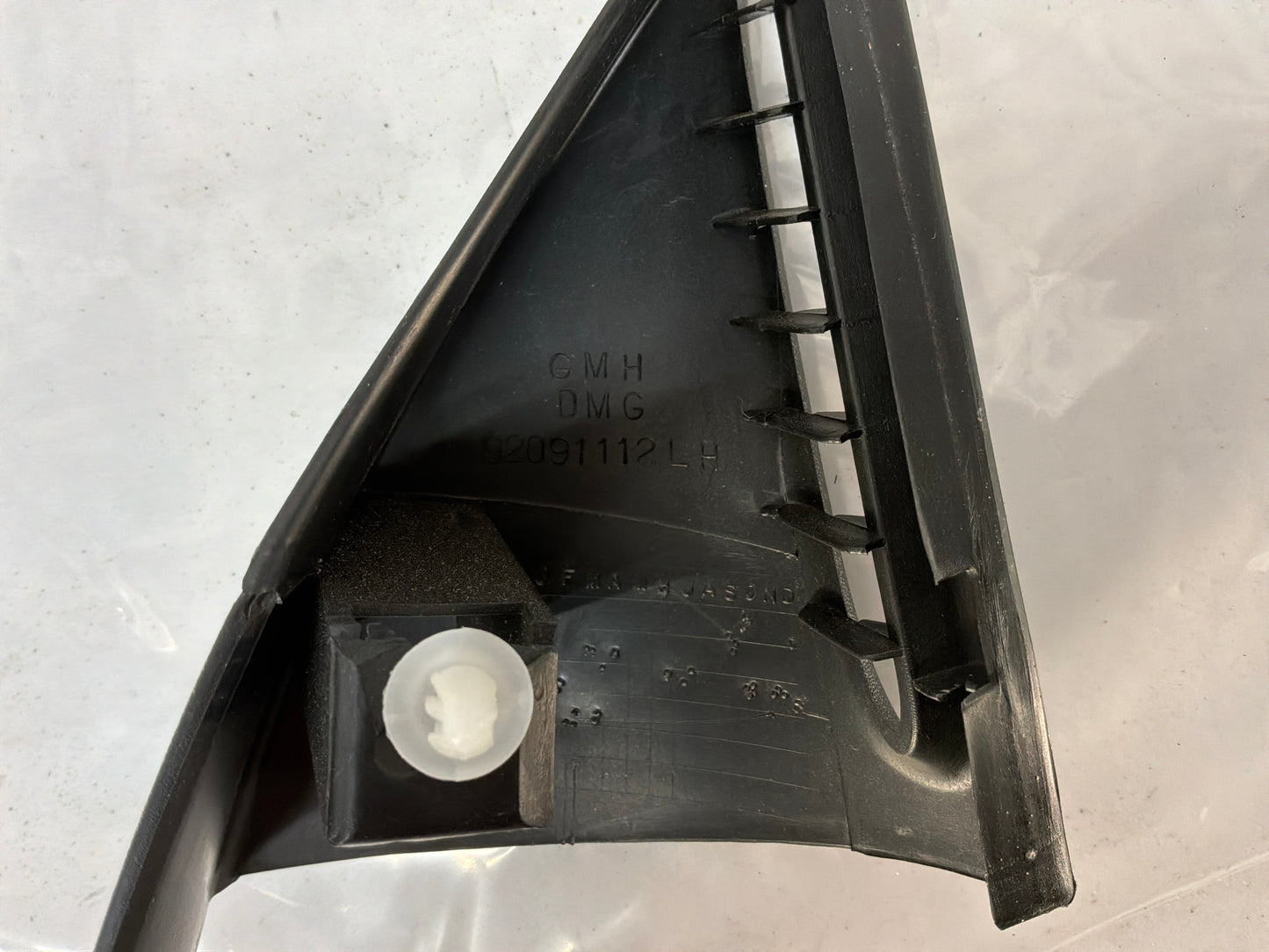 2004 Pontiac GTO LH Driver Interior Mirror Cover Defrost Vent Trim Panel OEM