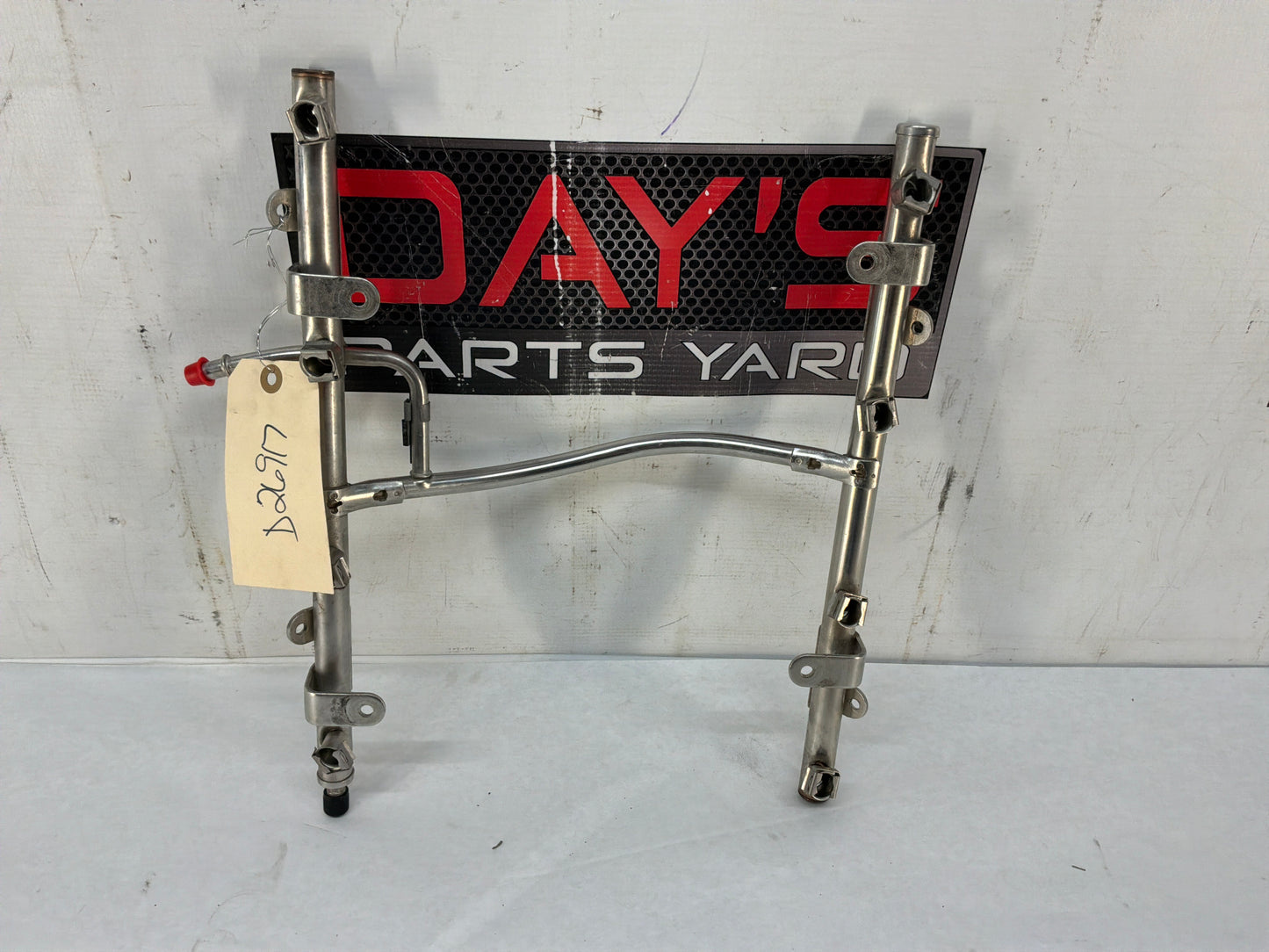 2008 Chevy C6 Corvette Fuel Injection Rail OEM - Day's Parts Yard