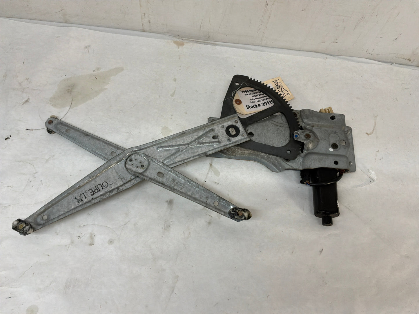 Lh front window regulator - Day's Parts Yard