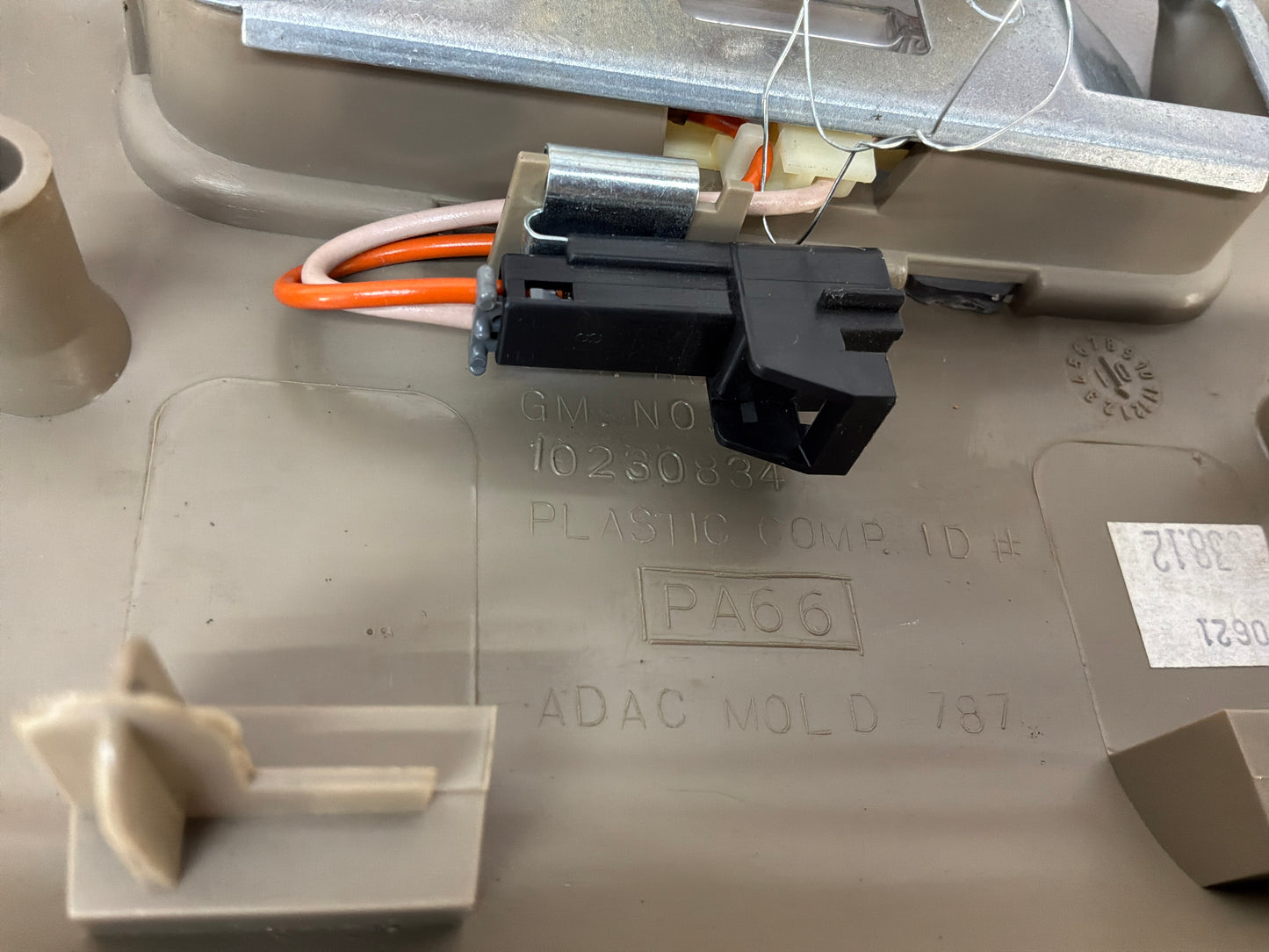 Rear dome light - Day's Parts Yard