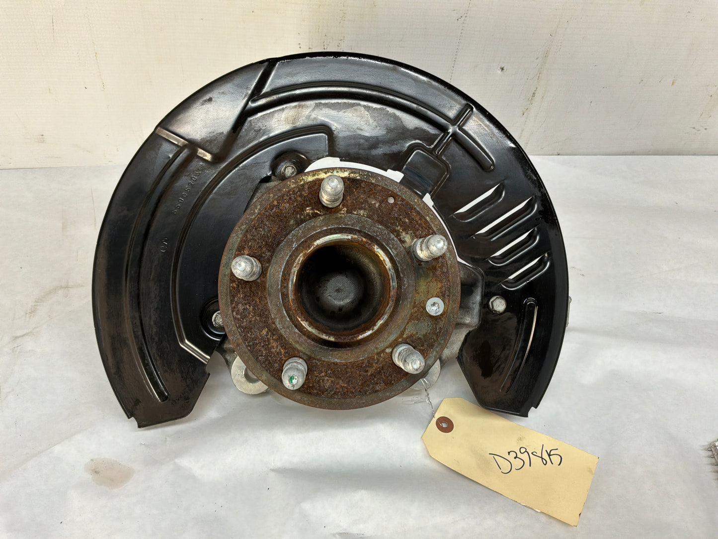 2014 Chevy Camaro ZL1 LH Driver Front Suspension Spindle Knuckle Hub OEM