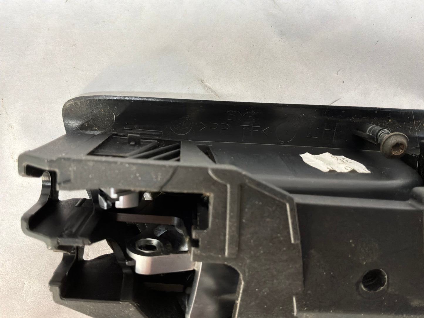Lh rear door handle - Day's Parts Yard
