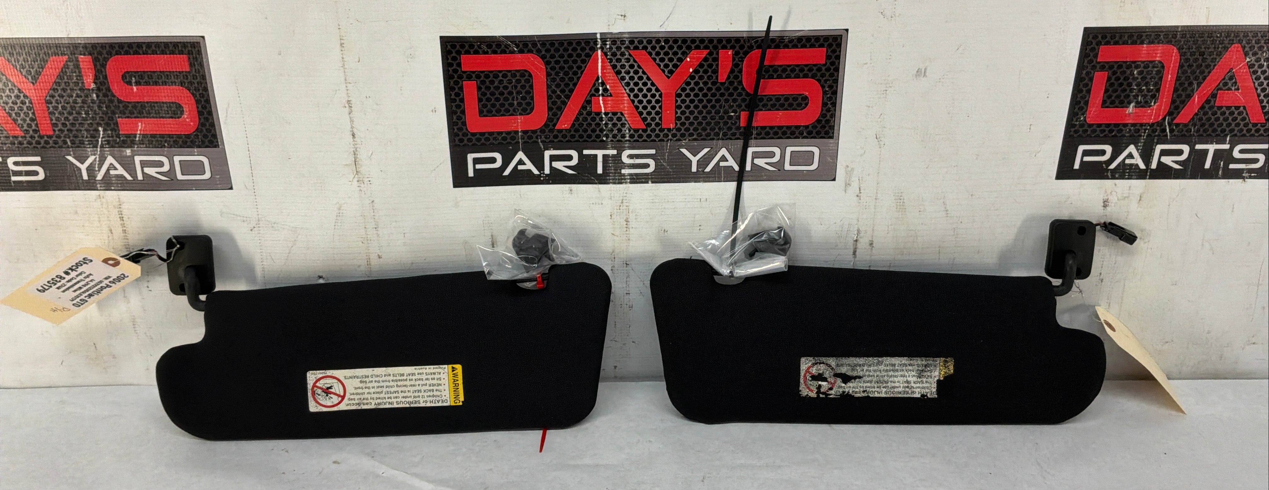 2006 Pontiac GTO RH & LH Sun Visors Shades Sunvisors w/ Clips OEM