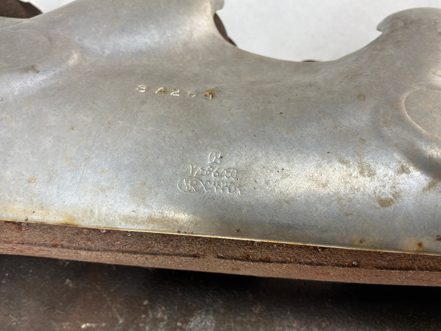Exhaust manifold - Day's Parts Yard