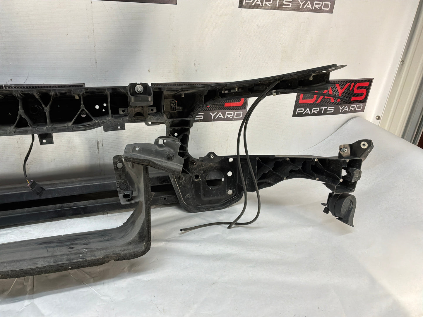 2015 Chevy SS Sedan Front Radiator Core Support Bracket Brace Assembly OEM - Day's Parts Yard