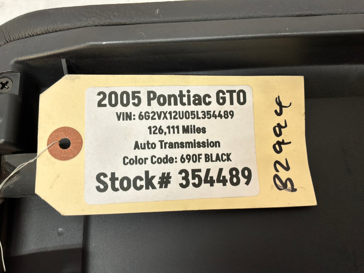2005 Pontiac GTO Center Console Arm Rest Lid Door OEM