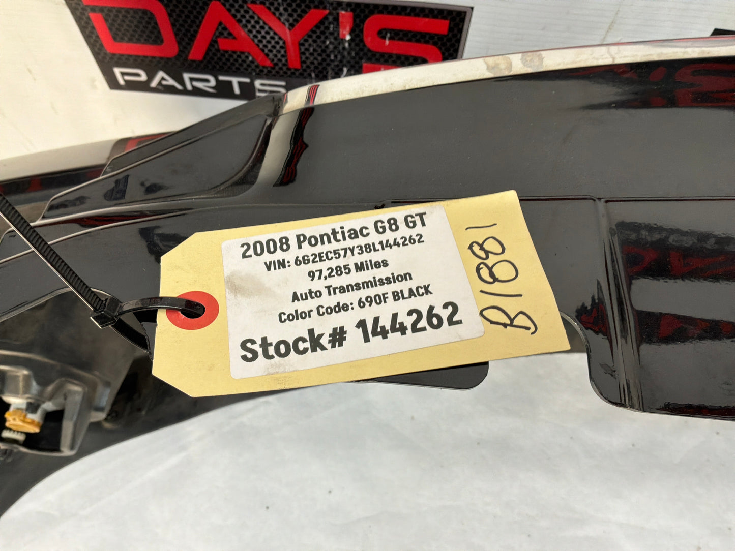 2008 Pontiac G8 GT Front Bumper Cover Fascia Assembly Grilles OEM