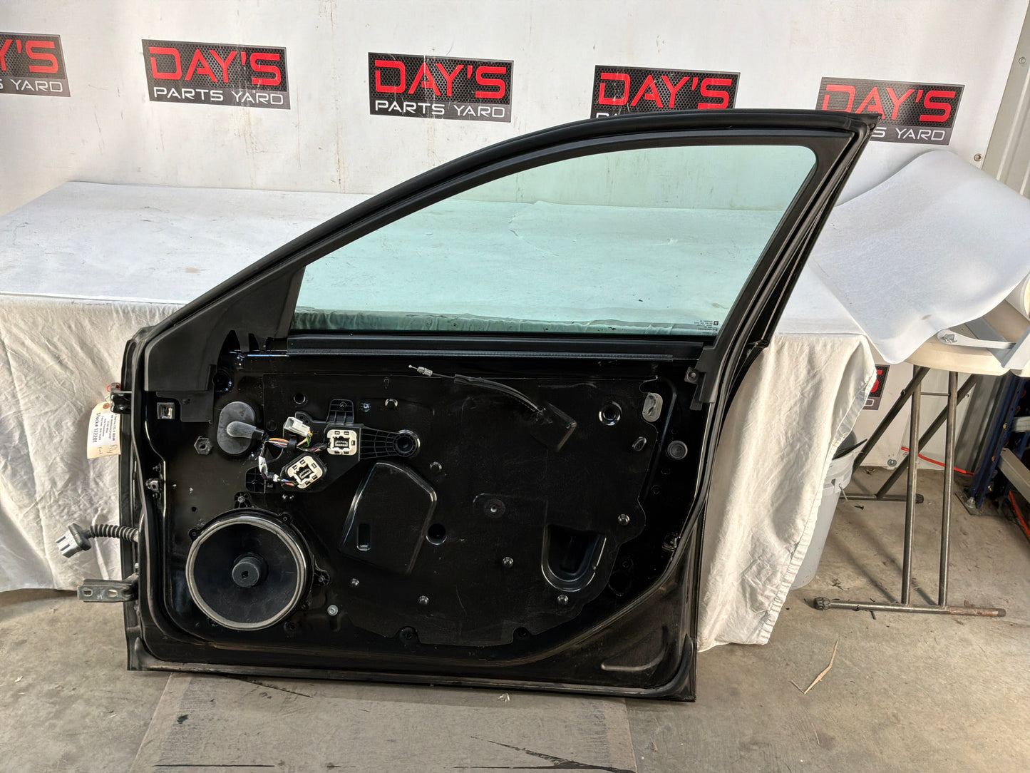 Rh front door - Day's Parts Yard