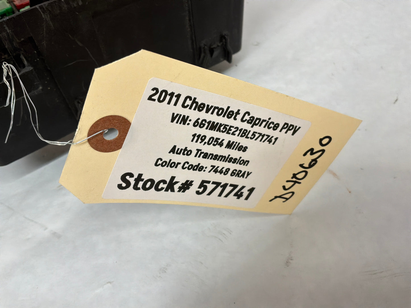2011 Chevy Caprice PPV Engine Motor Bay Fuse Box Block OEM