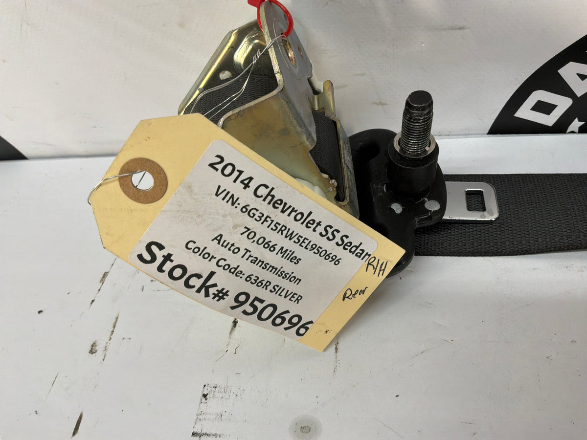2006 Pontiac GTO RH Passenger Rear Seat Belt Seatbelt Retractors OEM