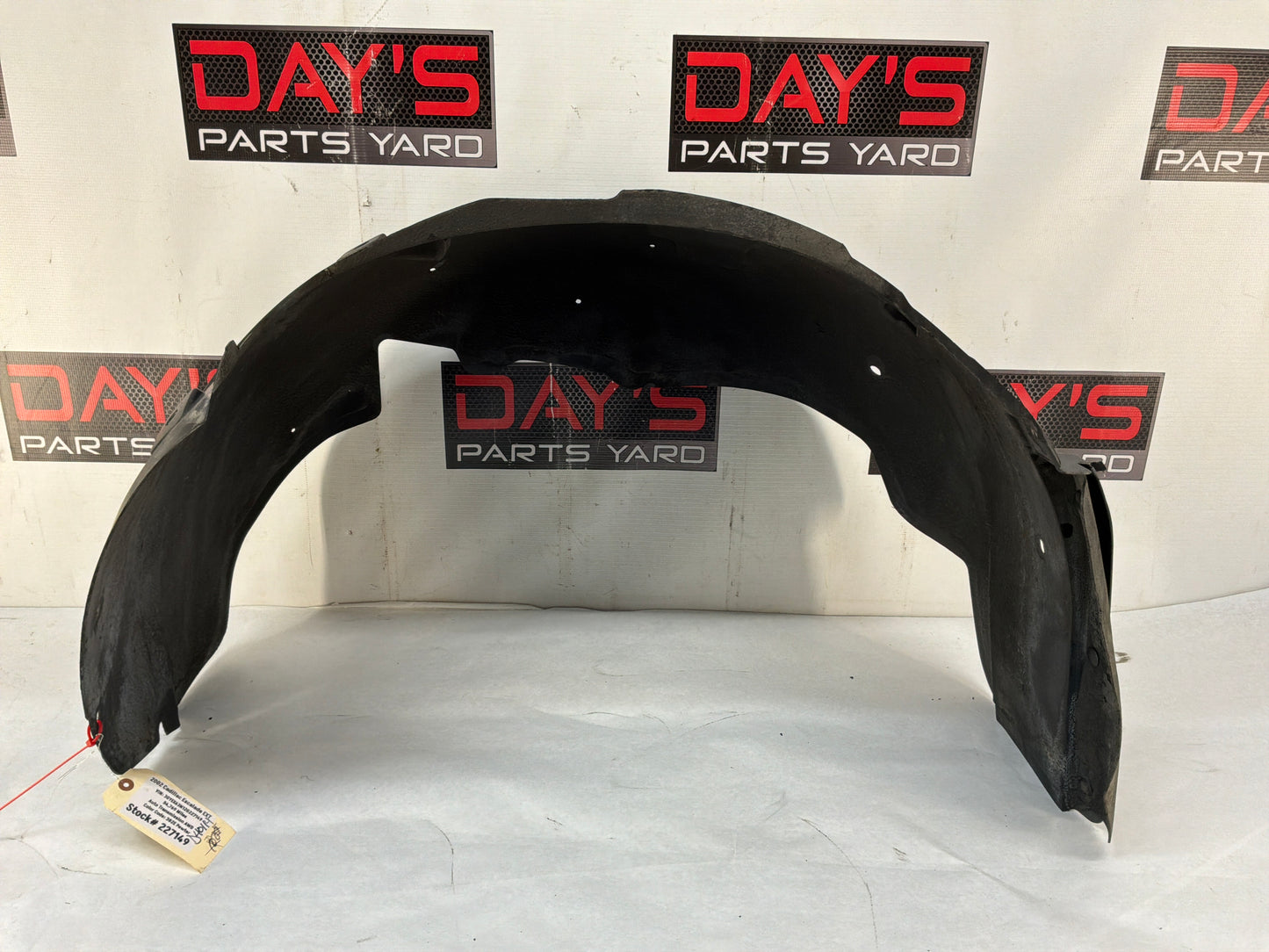 2002 Cadillac Escalade EXT RH Passenger Front Fender Wheel House Well Liner OEM