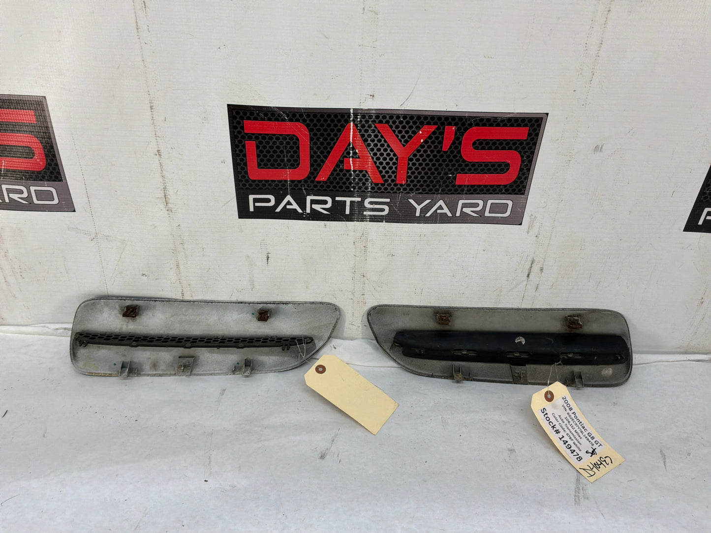 2008 Pontiac G8 GT Hood RH & LH Hood Scoops Vents Black OEM