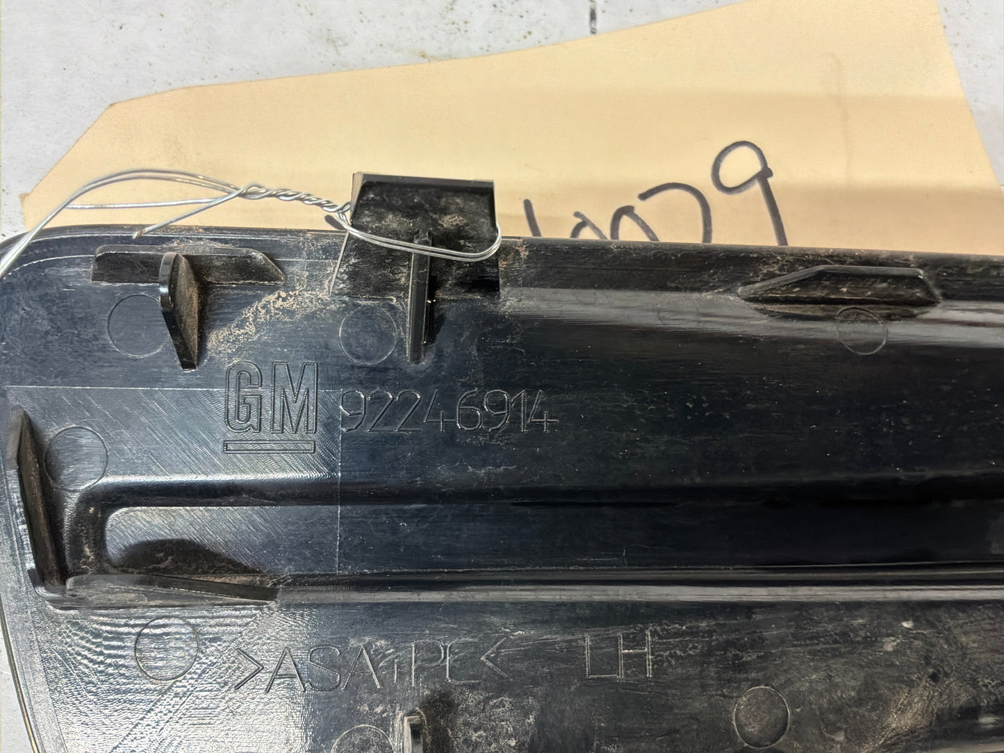 2016 Chevy Caprice PPV LH Driver Front Fender Trim Marker Panel Cover OEM