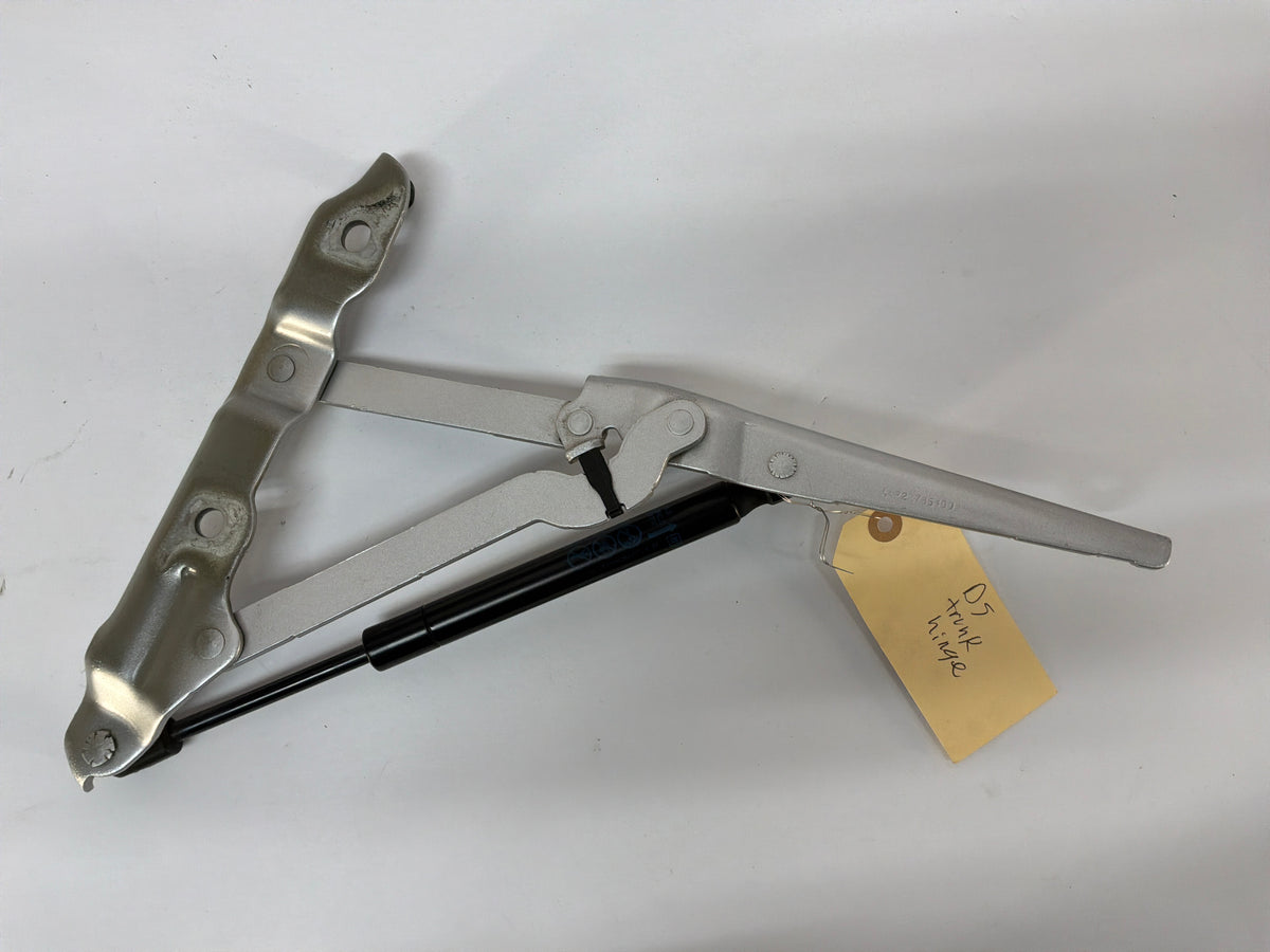 2015 Chevy Camaro SS 1LE Trunk hinges
