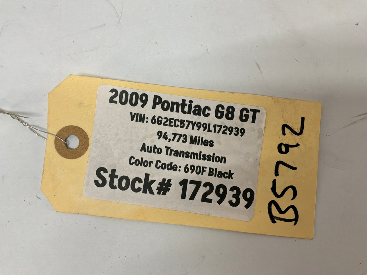 Rh seat track trim - Day's Parts Yard