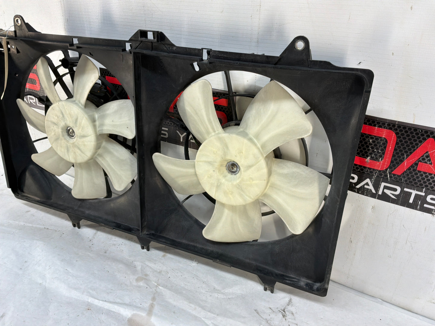 2016 Chevy Caprice PPV Radiator Duel Dual Electric Radiator Cooling Fans OEM