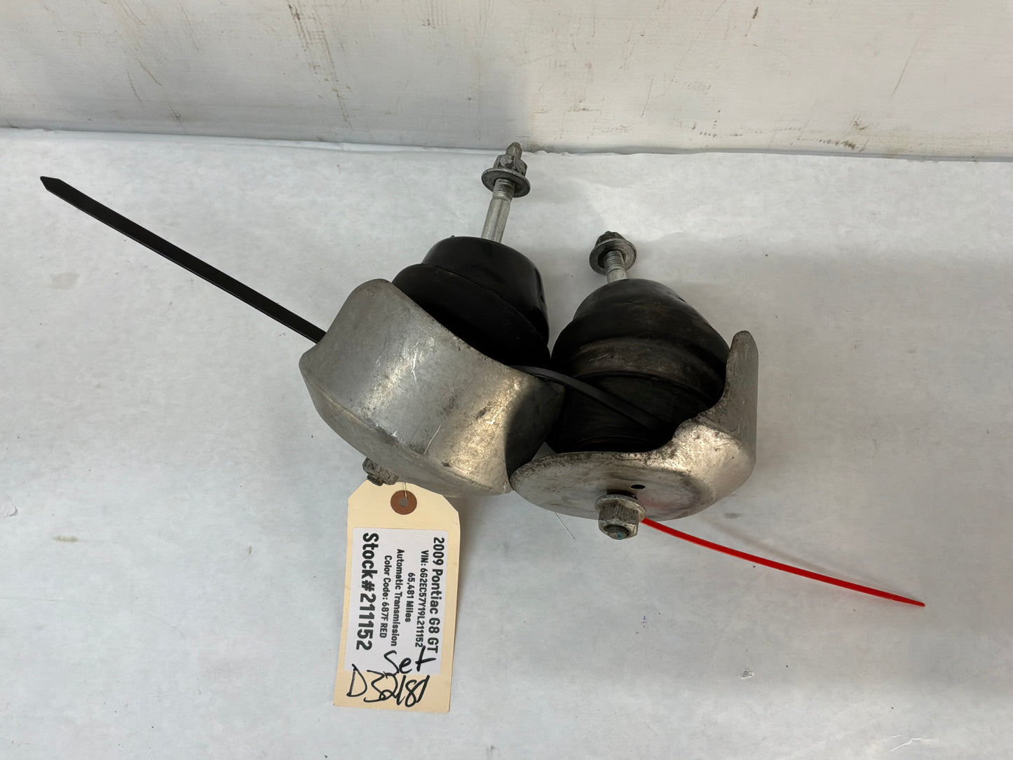 2014 Chevy Camaro SS RH & LH Engine Motor Mounts OEM - Day's Parts Yard