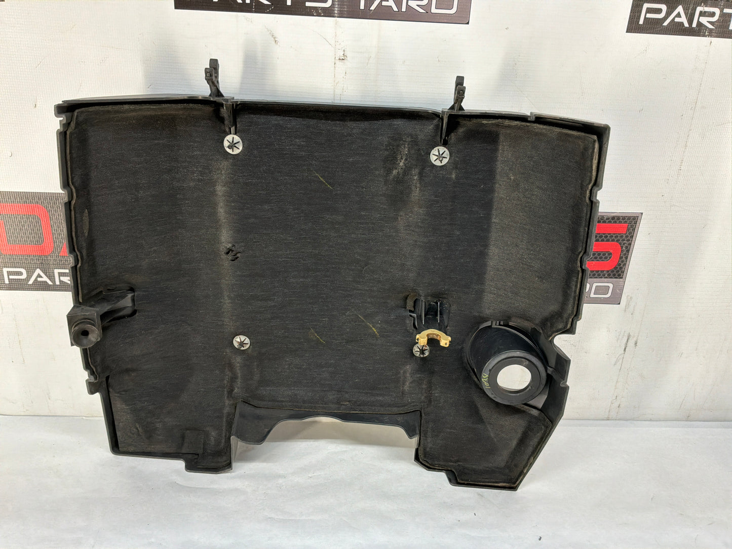 Engine cover - Day's Parts Yard