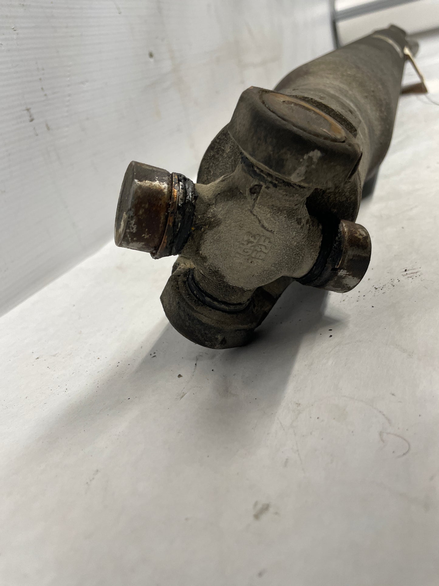 2005 Chevy Silverado K1500 Front Drive Prop Shaft Assembly Driveshaft OEM - Day's Parts Yard