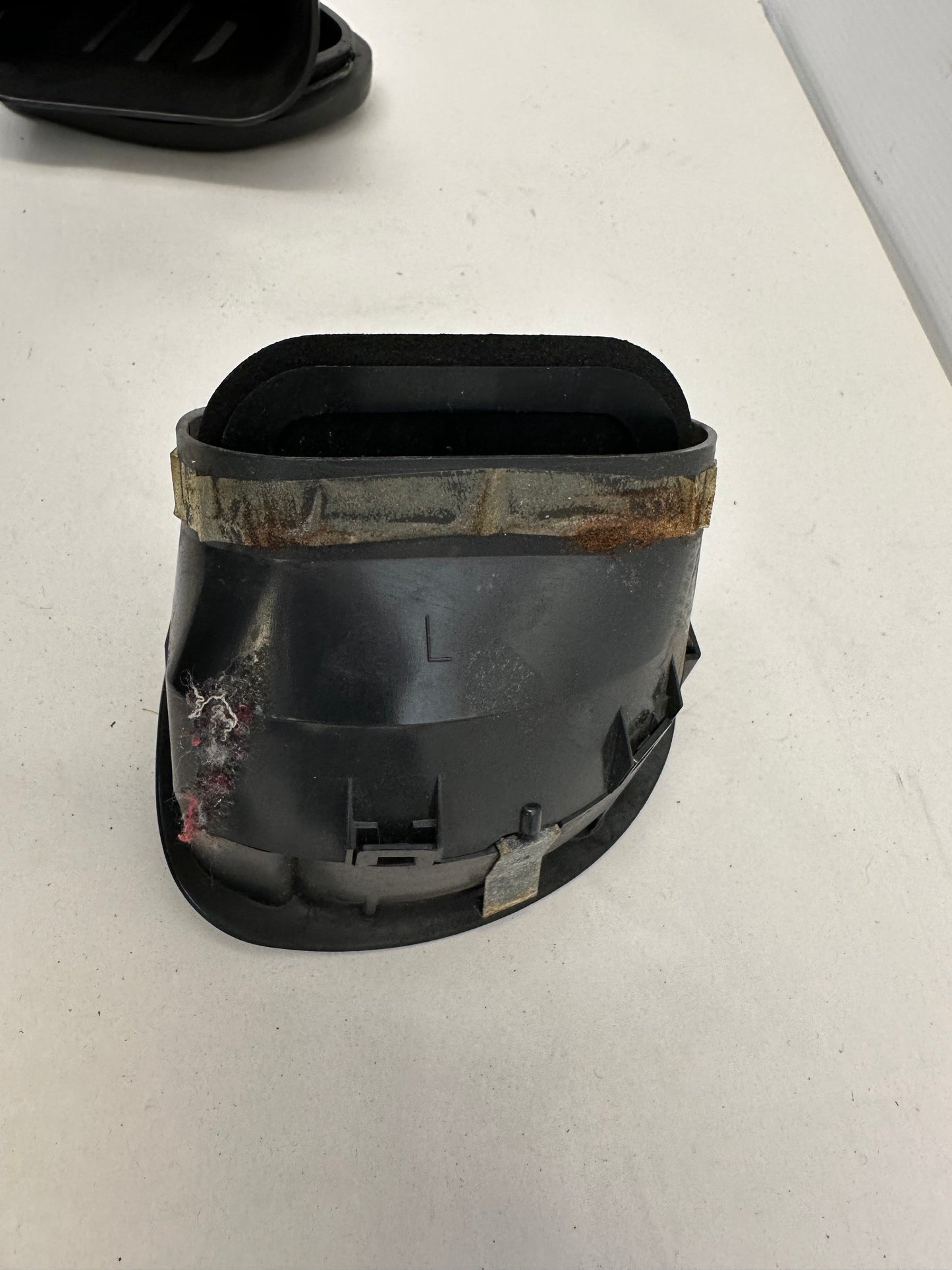 2004 Pontiac GTO LH Driver Door Air Vents OEM - Day's Parts Yard