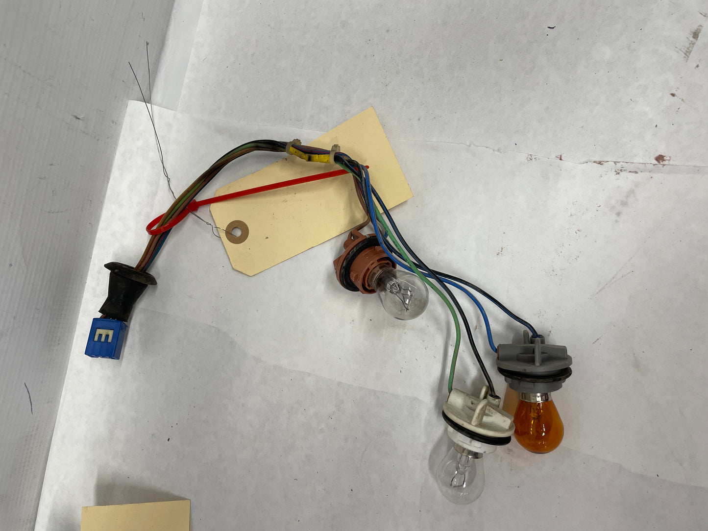 2005 Pontiac GTO RH & LH Taillight Tail Light Wire Wiring Harness Sockets OEM - Day's Parts Yard