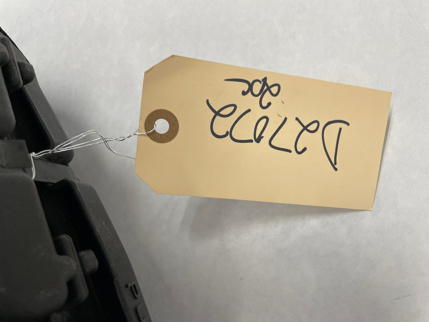 2008 Chevy Corvette Air Cleaner Assembly OEM - Day's Parts Yard